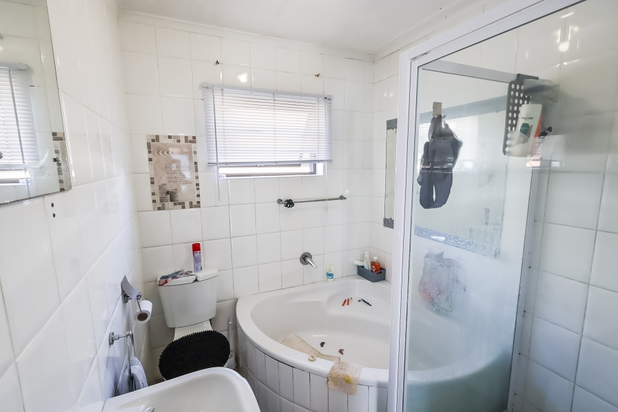 To Let 2 Bedroom Property for Rent in Sunnyridge Eastern Cape